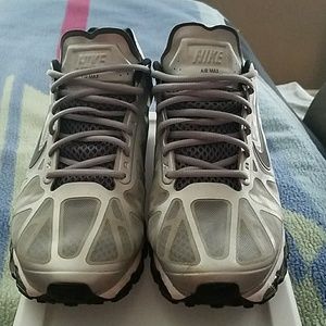 **SOLD ** Nike Air Max 2011